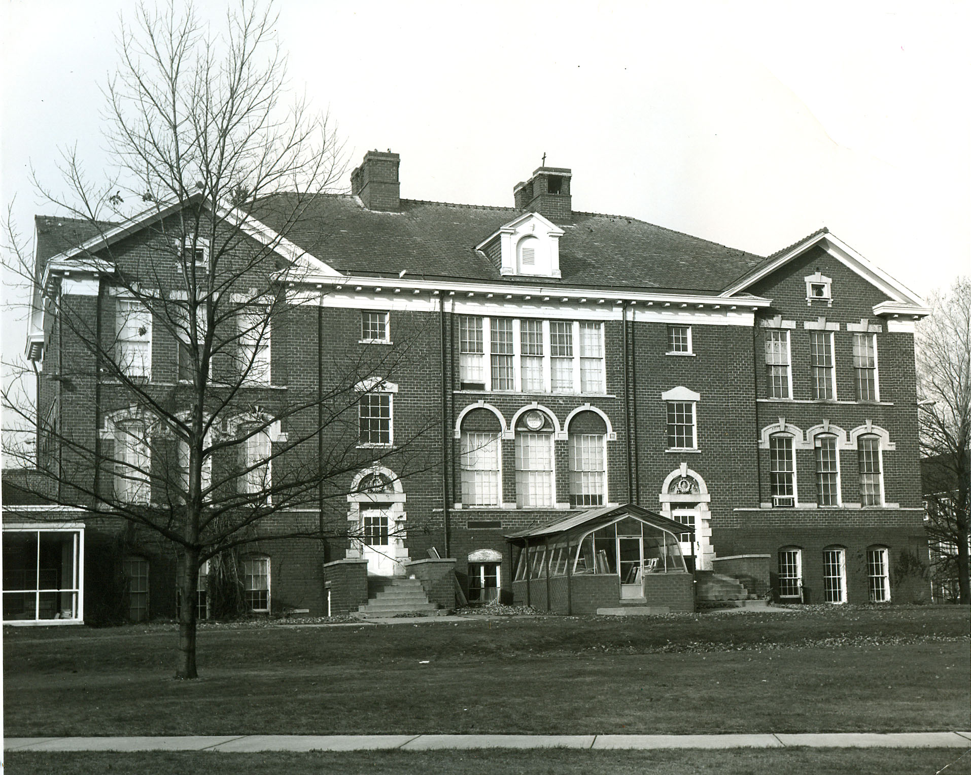 Lamborn Science Hall 