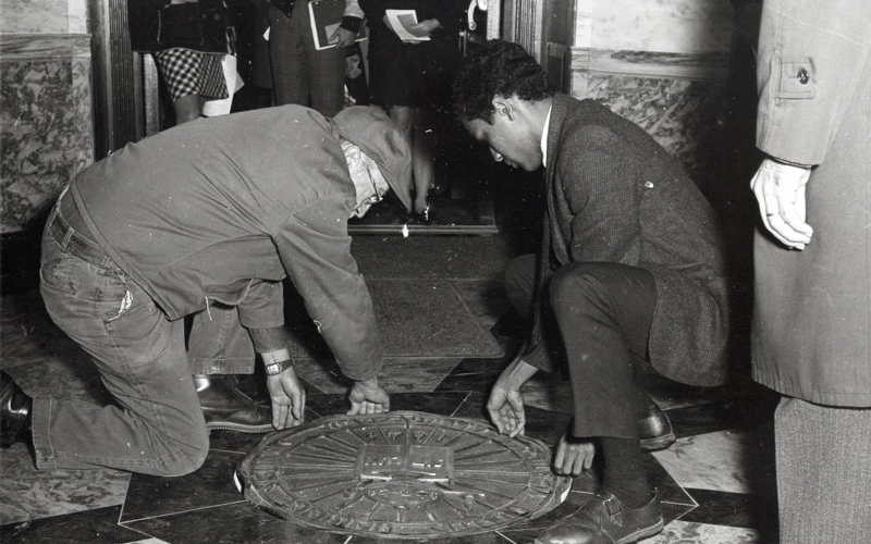 people working on seal