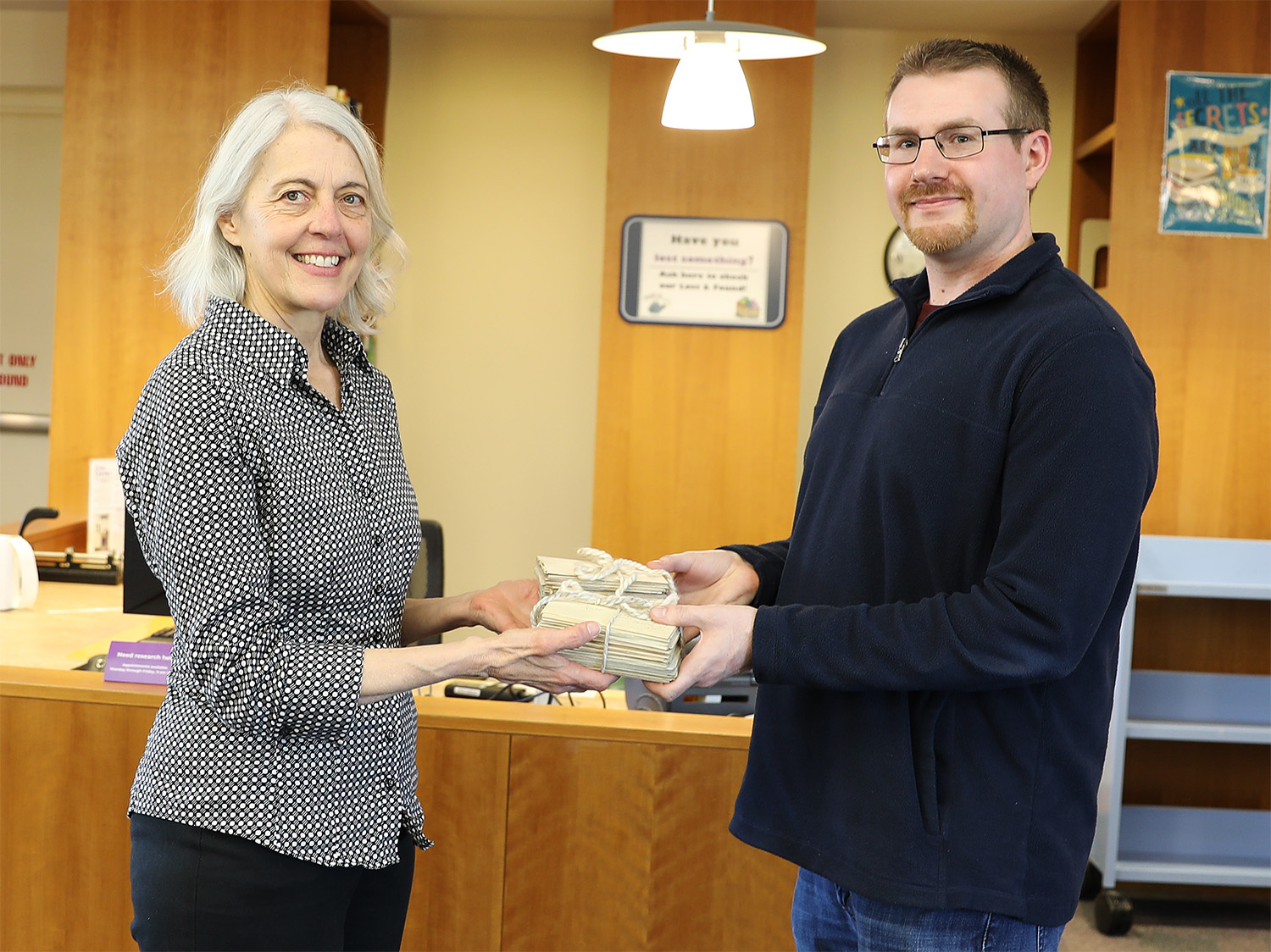 thomas handing letters to zahorsky