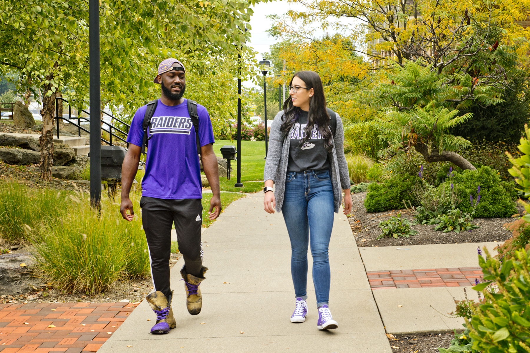 Mount Union students walking on campus