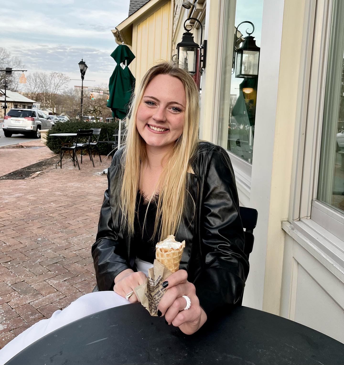 Houvig' 24 Dances to Help Those in Need