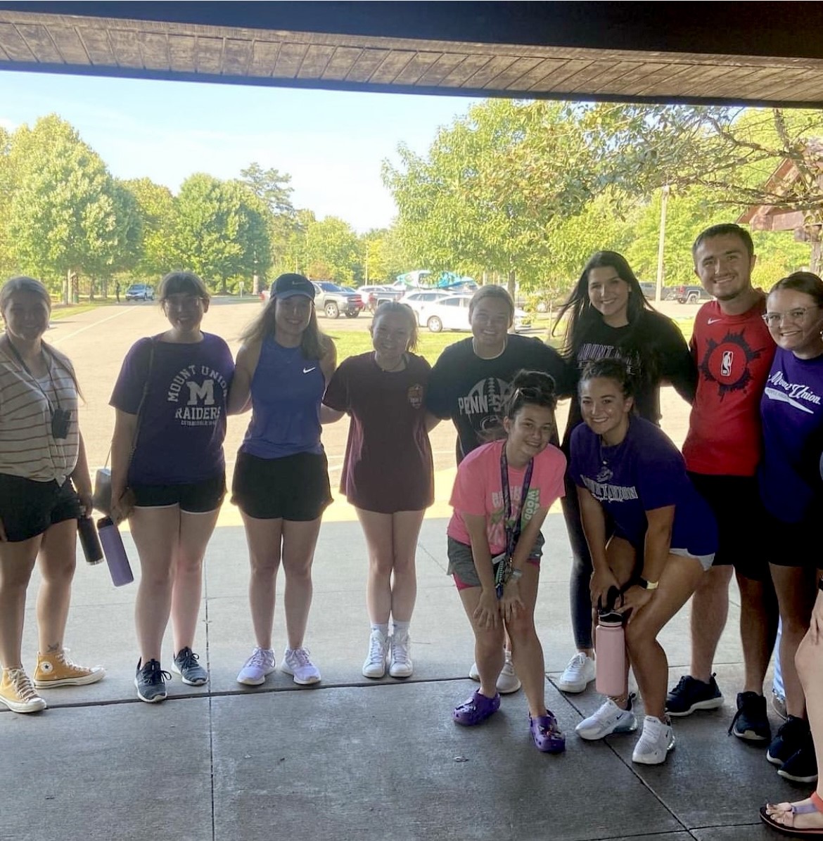 Students volunteering
