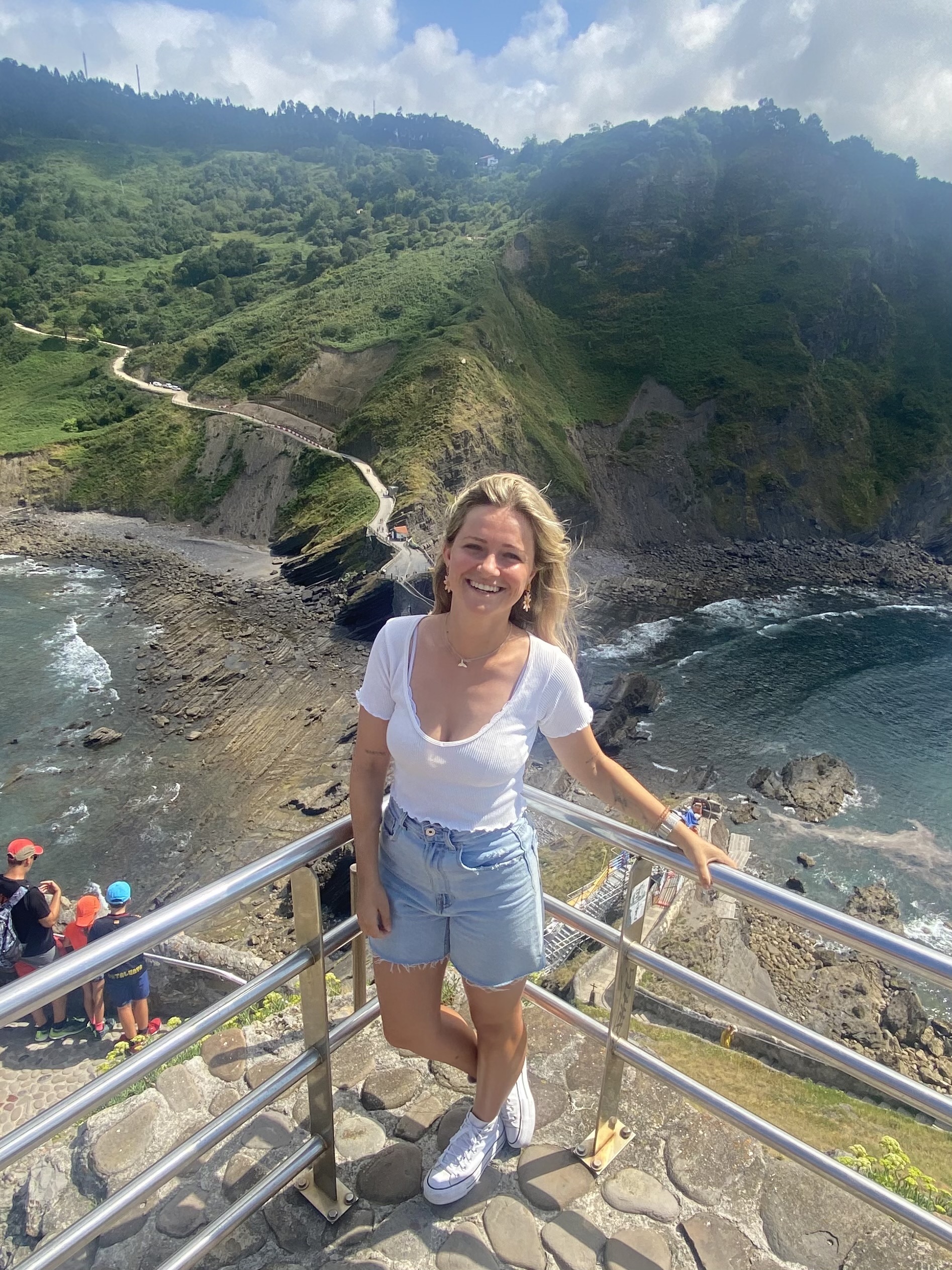 Ainhoa Garcia Michelena in front of mountain 